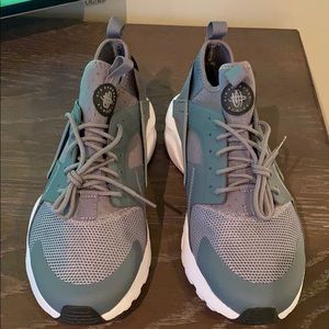 Men’s Nike Tennis Shoes